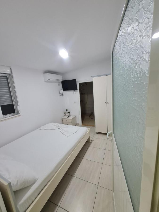 Amber Apartments Sarande Exterior photo