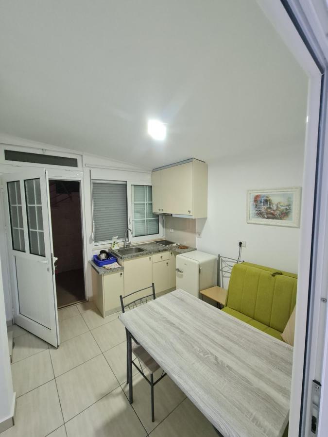 Amber Apartments Sarande Exterior photo