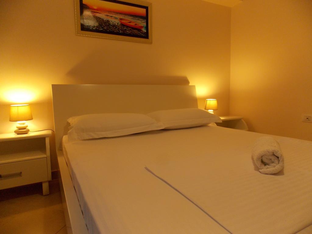 Amber Apartments Sarande Exterior photo